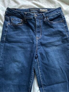Aeropostale Women's Straight Leg Jeans in Dark Blue Wash